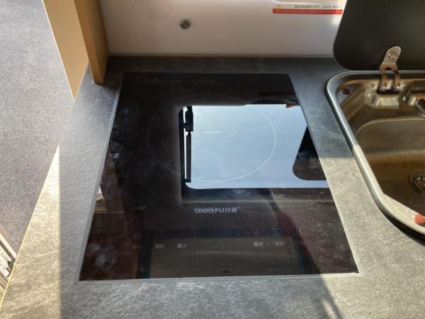 仿袋鼠的中國紅設計?雙拓展 黑科技 更安全,隆翠凱歌C630雙拓房車 仿袋鼠的中國紅設計?雙拓展 黑科技 更安全,隆翠凱歌C630雙拓房車