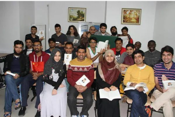 中國小夥娶巴基斯坦富商女兒，談婚論嫁時，岳父直接送一條商業街