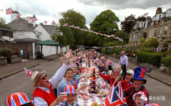 英國特大盛事：連放四天假，女王繼位70年慶典眾活動時間表