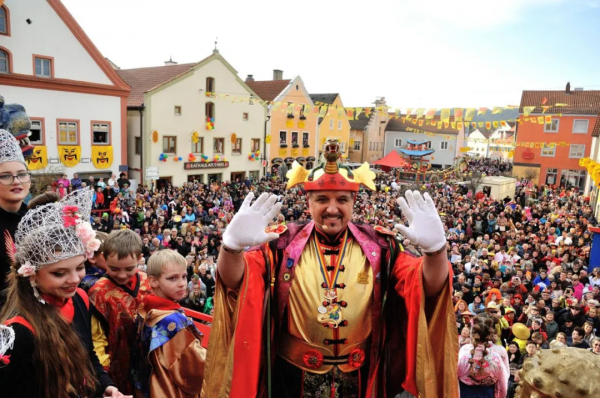 大清早亡了，德國卻還有位中國皇帝