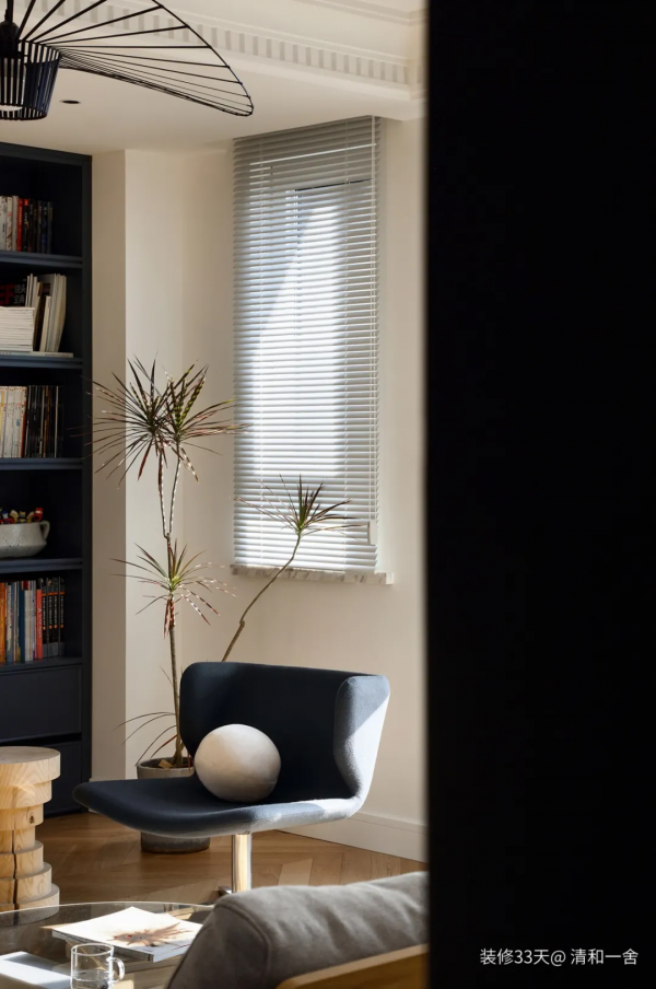 超棒採光+開放空間，誰不想有這麼個溫柔又有書香味的家呢？