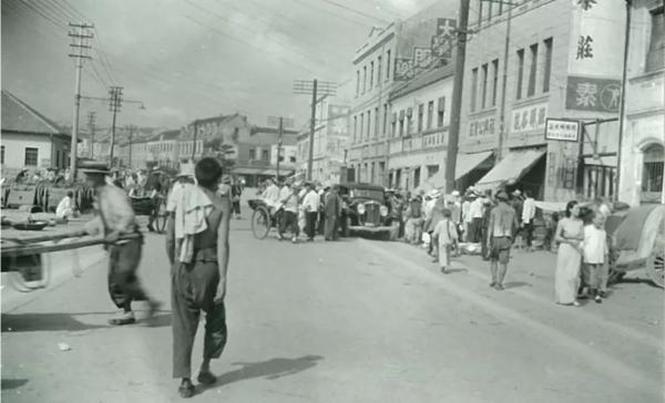 建國後,河南一商店老闆被群眾當特務,政府通告:他的代號是112 建國後,河南一商店老闆被群眾當特務,政府通告:他的代號是112