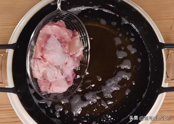 在家教你做好吃的乾鍋雞，鮮辣味美又解饞，老少皆宜的家常美食