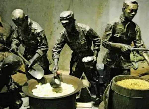 1949年,湖南乞丐給政府捐出16兩黃金後哭訴:這是我亡夫上交的 1949年,湖南乞丐給政府捐出16兩黃金後哭訴:這是我亡夫上交的