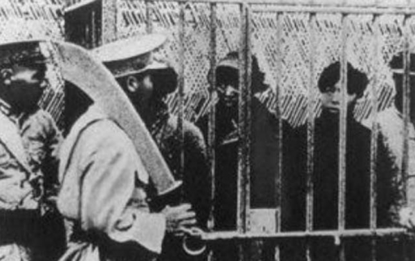 1931年我黨軍委書記被捕，寫信告訴獄長不想出獄，獄長：快攆走