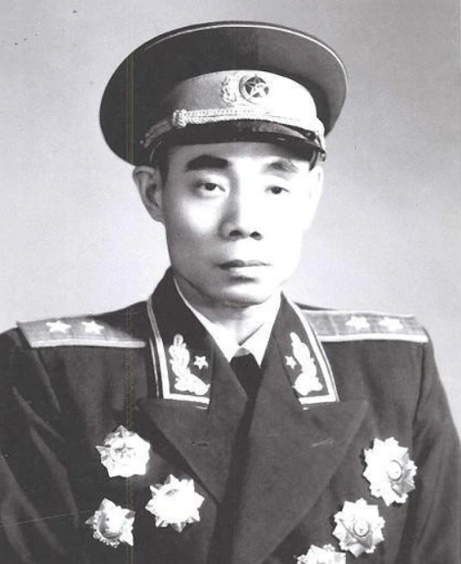 13兵團率先入朝參戰，6位軍長的表現如何？1955年獲得什麼軍銜？