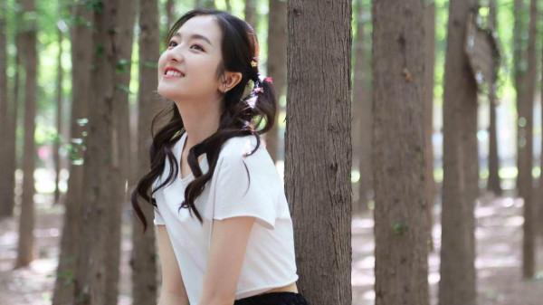 餘週週扮演者李蘭迪寫真照