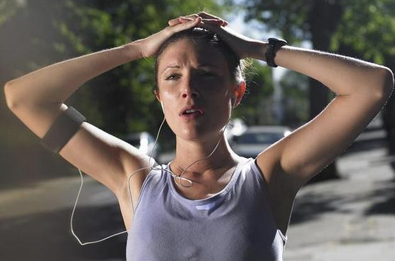 大量出汗能排出體內毒素？大汗淋漓很容易造成脫水