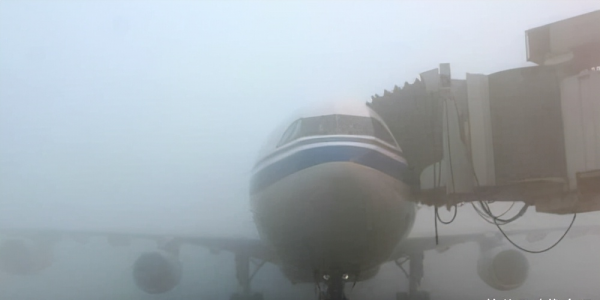 帶著普京“玩命”，俄羅斯飛行員盲降機場，最後被懲罰還是褒獎？