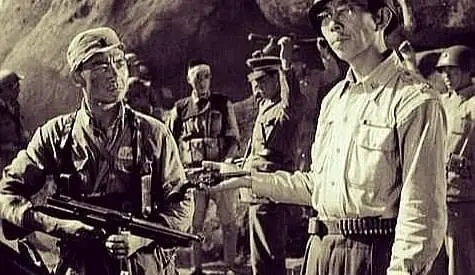 國軍74師慘敗後，魏振鉞丟掉手槍，丟掉佩劍，主動找到解放軍投降