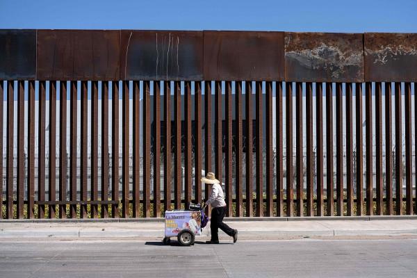 拜登上任後停工美墨邊界牆，得州州長：我們自己建