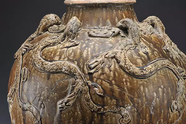 新加坡海域古沉船發現大批元青花