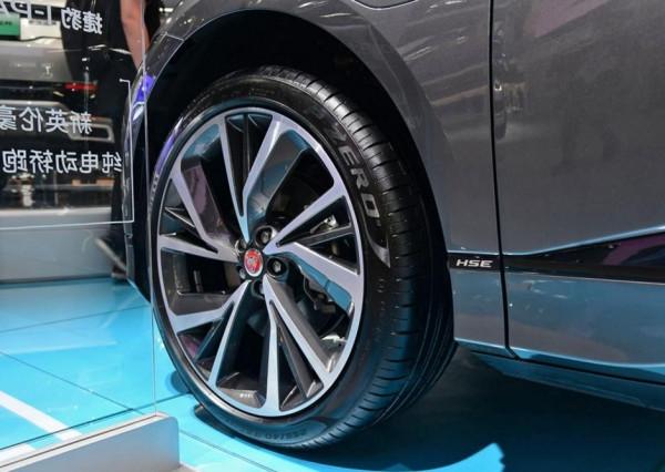 純電動捷豹I-PACE,4.8秒破百並不稀奇,關鍵是要63萬 純電動捷豹I-PACE,4.8秒破百並不稀奇,關鍵是要63萬