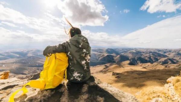 50歲我成了單身,悲傷過後我選擇徒步旅行,放過自己才能重生 50歲我成了單身,悲傷過後我選擇徒步旅行,放過自己才能重生