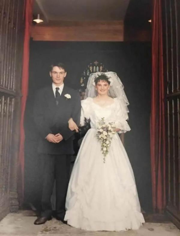 英國夫妻31年生下22個娃，現已有6個孫輩，晚年的快樂無法想象