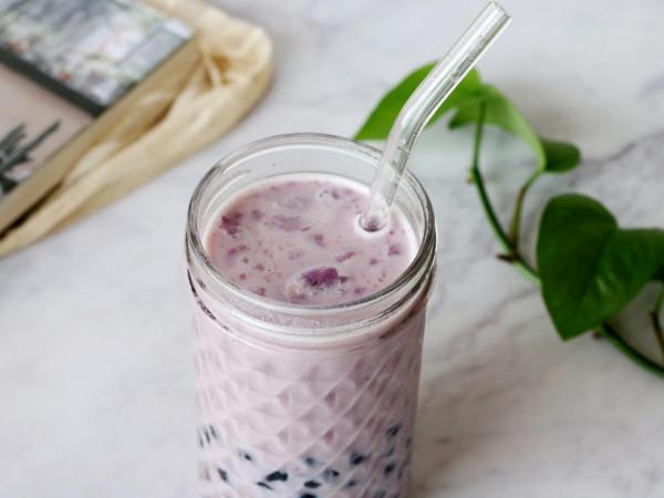 秋天，用這2種鹼性食材做奶茶，細膩絲滑熱量低，好喝又解饞