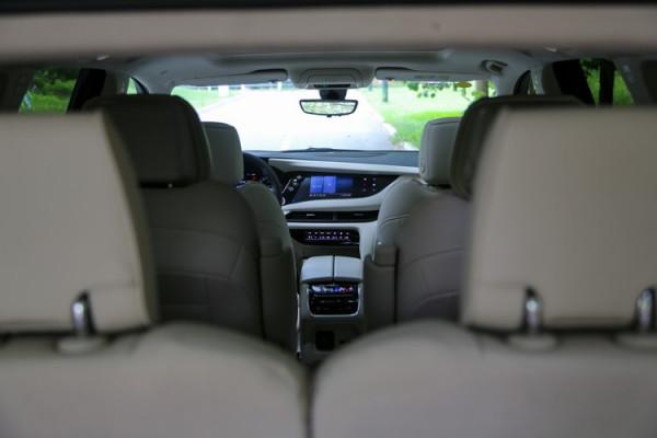 新增48伏輕混，低扭表現更佳，試駕2022款昂科旗艾維亞