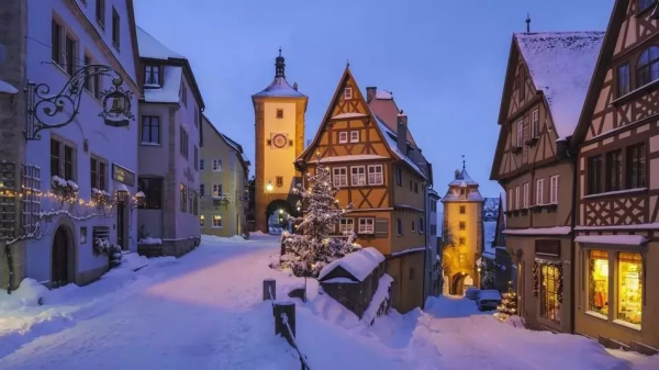 在最美的冰雪裡，遇見最美的小鎮