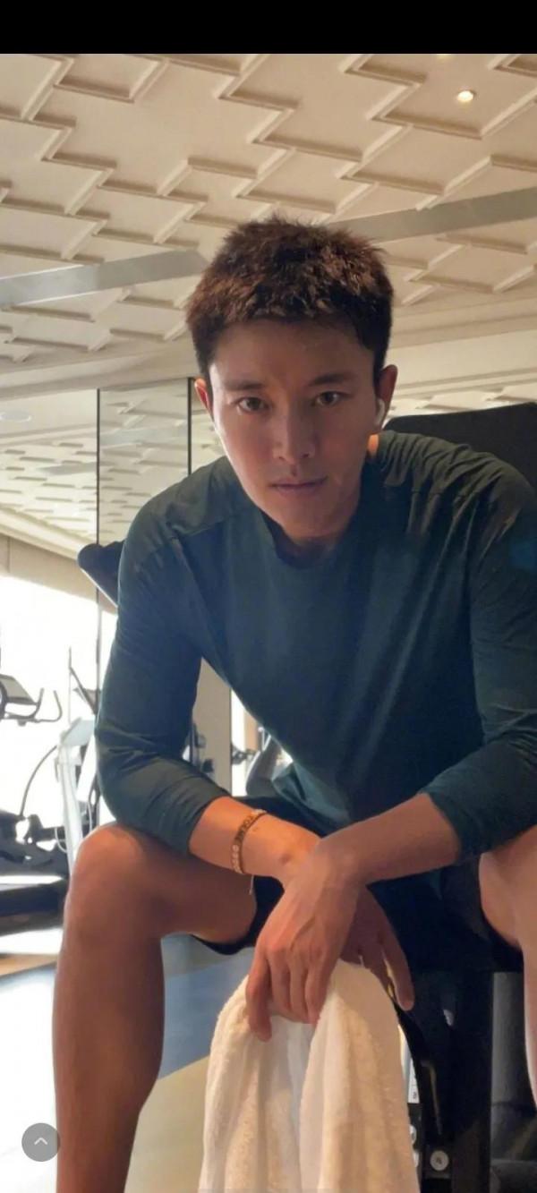 影壇帥哥高畫質照～賈乃亮