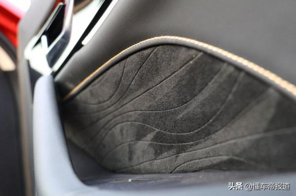 新車｜自帶“爆款”基因，換裝2.0T發動機！試駕新款奔騰B70