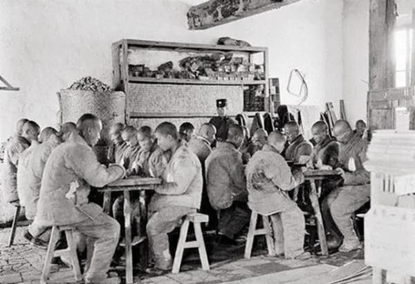 紅軍軍長被捕入獄,監獄長卻把他當老賴:趕緊讓他走,浪費飯錢 紅軍軍長被捕入獄,監獄長卻把他當老賴:趕緊讓他走,浪費飯錢