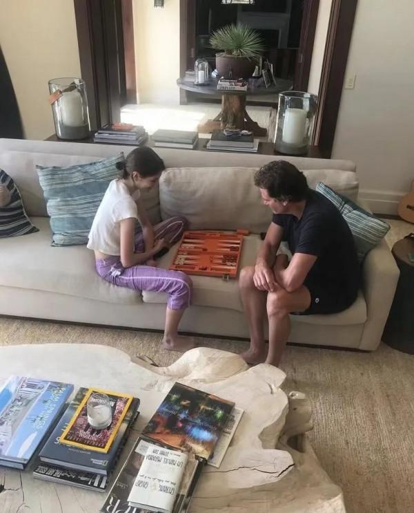 明星的家 | 原來Kaia是在這樣的家中長大的，難怪又甜又陽光