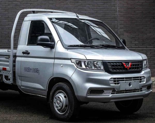 五菱榮光新卡6輪版上市，有空調帶氣囊，搭載1.8L動力，5.98萬起