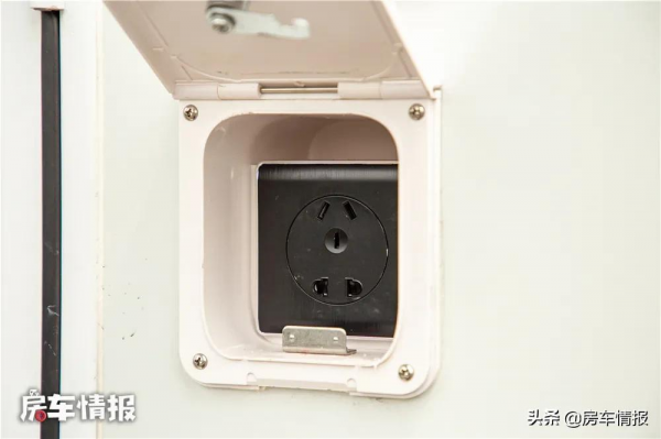 出廠14度電的霍夫勒房車，6人長途旅行可勁玩，外觀比越野車還猛