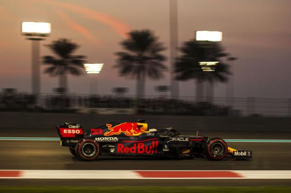 賽車——維斯塔潘奪得F12021賽季年度總冠軍