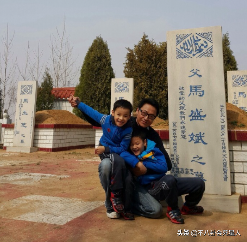 8位祖籍內地的港臺藝人，有人晚年落葉歸根，有人每年回內地祭祖