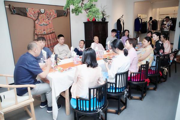 瑞秋旗袍生活美學館成功舉辦“中秋酒會話大觀”美學活動