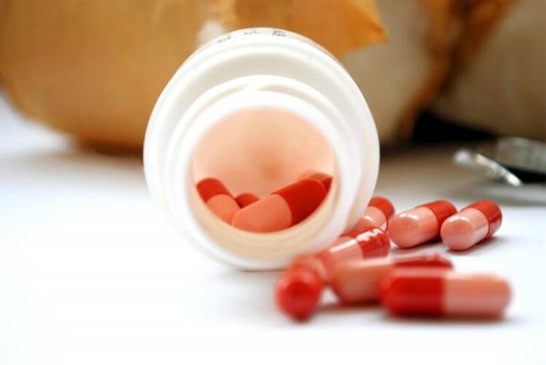 氯雷他定和撲爾敏有什麼區別,哪個抗過敏效果好,副反應更小? 氯雷他定和撲爾敏有什麼區別,哪個抗過敏效果好,副反應更小?