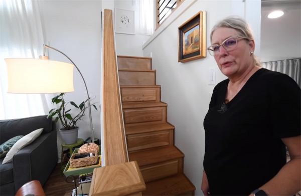 一位65歲奶奶獨居37㎡小家:利用4米層高做臥室,蝸居日子轉眼1年 一位65歲奶奶獨居37㎡小家:利用4米層高做臥室,蝸居日子轉眼1年