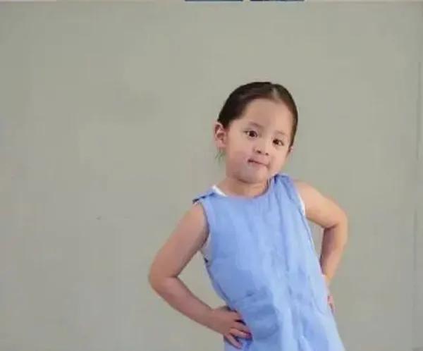 明星的小時候,趙露思完全就是迷你版,黃曉明真的不是哈利波特? 明星的小時候,趙露思完全就是迷你版,黃曉明真的不是哈利波特?