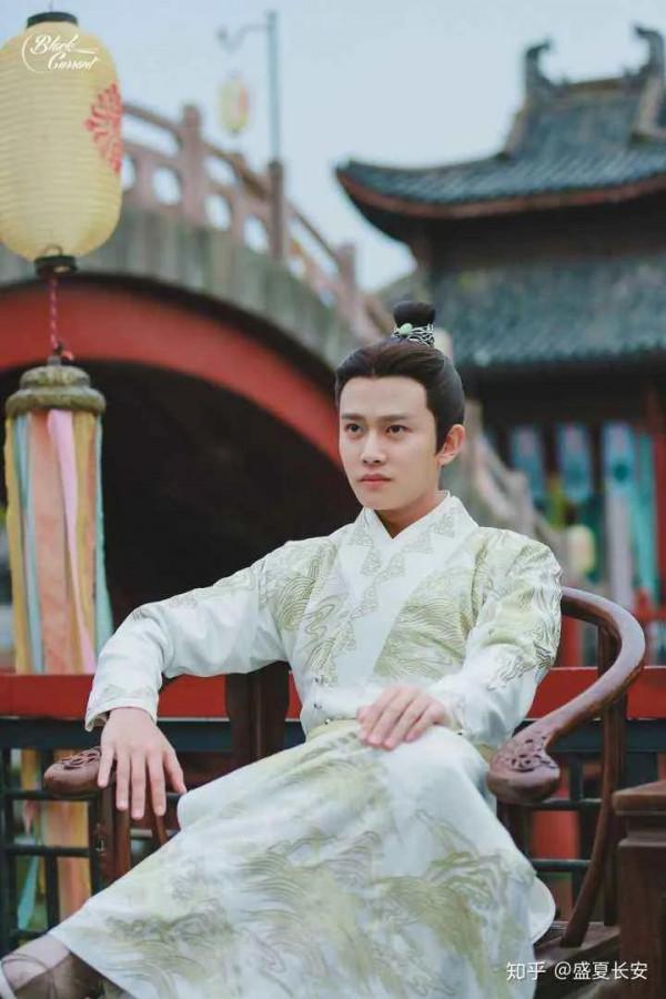 陌上人如玉 公子世無雙。說的就是任嘉倫吧 陌上人如玉 公子世無雙。說的就是任嘉倫吧