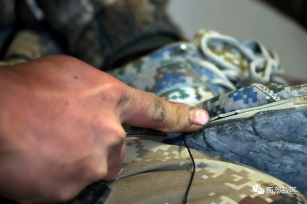 部隊的被裝修理服務，必須贊