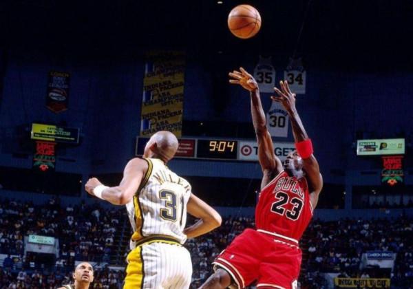 無法全力防守！盤點NBA造犯規最強的十大球星：前三名實至名歸