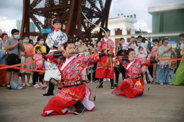 就地過節,中秋小長假首日深圳世界之窗珠三角遊客成主力軍 就地過節,中秋小長假首日深圳世界之窗珠三角遊客成主力軍