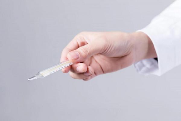 寶寶感冒發燒怎麼辦？做好以下兩點，無需立馬上醫院