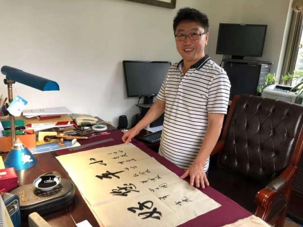 &OpenCurlyDoubleQuote;小平您好&rdquo;四字橫幅的前後故事：橫幅用的是床單，筆用的是抹布