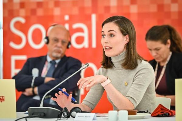 35歲芬蘭美女總理閃耀亮相!一身黑白配太美了,比伊萬卡更有氣質 35歲芬蘭美女總理閃耀亮相!一身黑白配太美了,比伊萬卡更有氣質