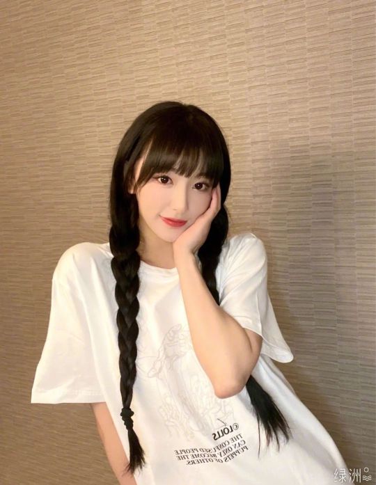 雙馬尾造型：楊冪 楊穎 劉亦菲 唐嫣 李沁 楊紫 白鹿 熱巴 娜扎 楊超越