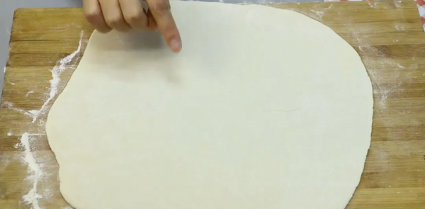 餃子皮不要再用手擀了，教你用一個空瓶子，1分鐘做一鍋，超實用
