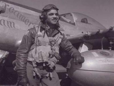 1946年新四軍受困，鄧小平利用美國飛機送去45箱鉅款解圍