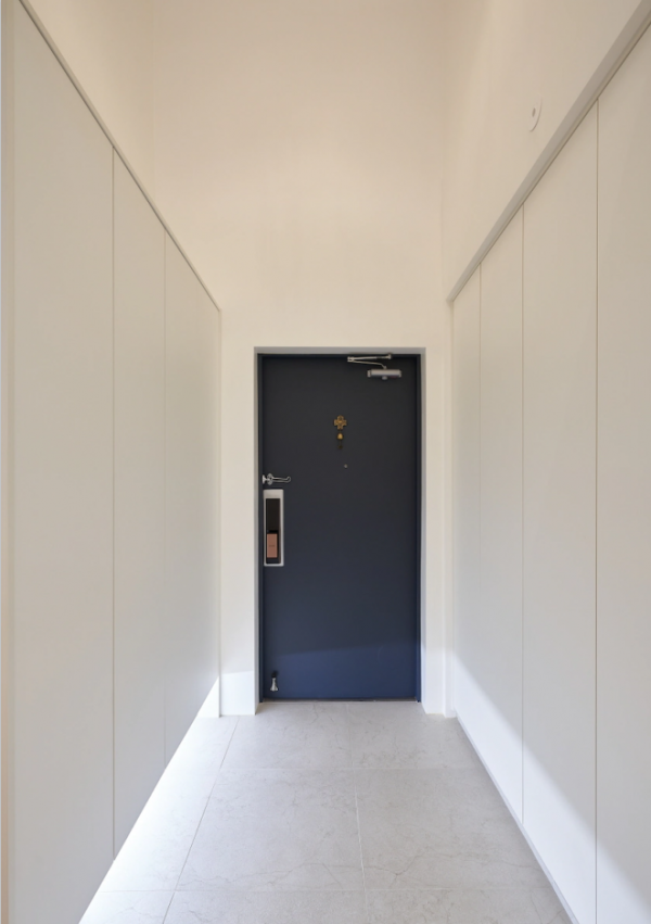 206㎡頂復買得比別墅值，雖然沒有花園但露臺改成茶室，一樣愜意