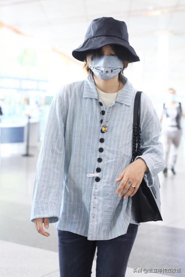 周筆暢《翻白眼》《筆記》,《一週年》《誰動了我的琴絃》 周筆暢《翻白眼》《筆記》,《一週年》《誰動了我的琴絃》