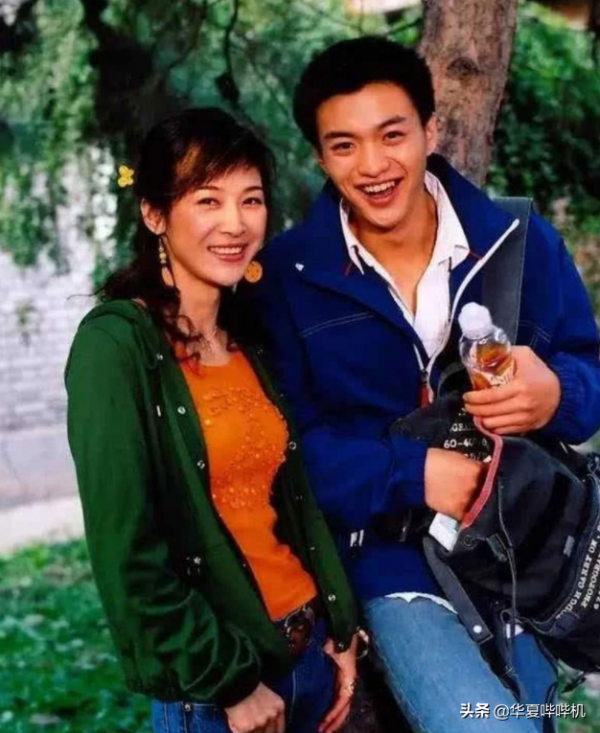 十年龍套無人識，一句加錢天下知，週一圍經歷了什麼？