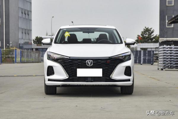 既好看又耐用,三輛頂配不過10萬的緊湊型家轎,是否有你的菜? 既好看又耐用,三輛頂配不過10萬的緊湊型家轎,是否有你的菜?