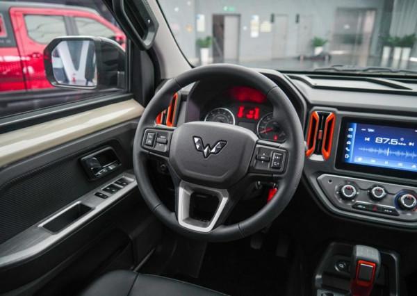 帶著MINI EV的前臉,拖著能拉貨的車身,五菱征途真的能征途 帶著MINI EV的前臉,拖著能拉貨的車身,五菱征途真的能征途