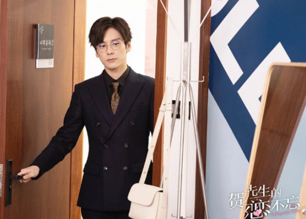 10位男主“眼鏡殺”，羅雲熙化身斯文敗類，楊洋戴眼鏡也超帥